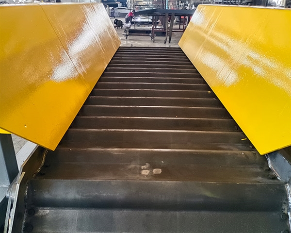 鱗板輸送機(jī)